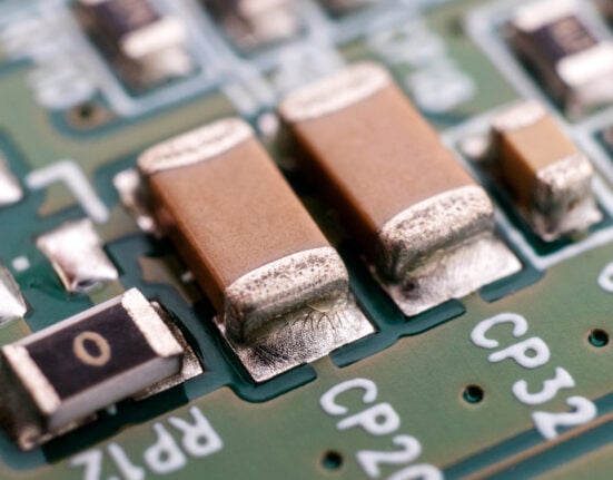 Mouser Electronics has announced a global distribution agreement with Quantic Evans, a company providing high-energy density capacitors