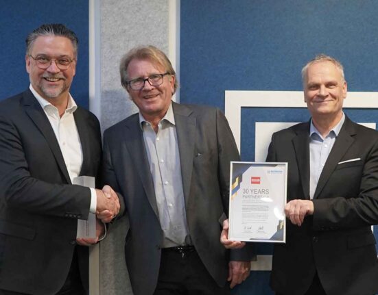 Rutronik and ROHM celebrate 30-year partnership