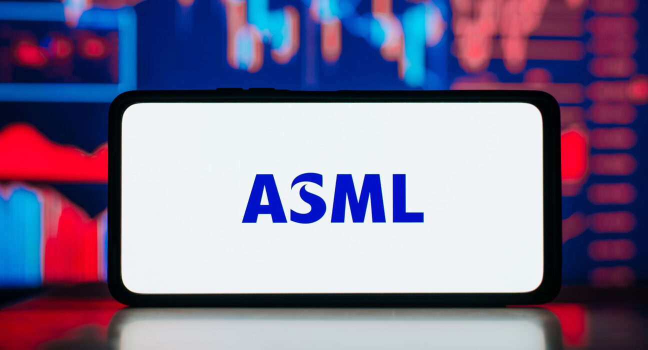ASML cuts 1,700 jobs despite record 2025