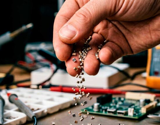 Anglia warns of MLCCs shortages and urges “get ‘em now!”