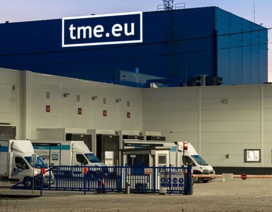 Distributor of components in a new role